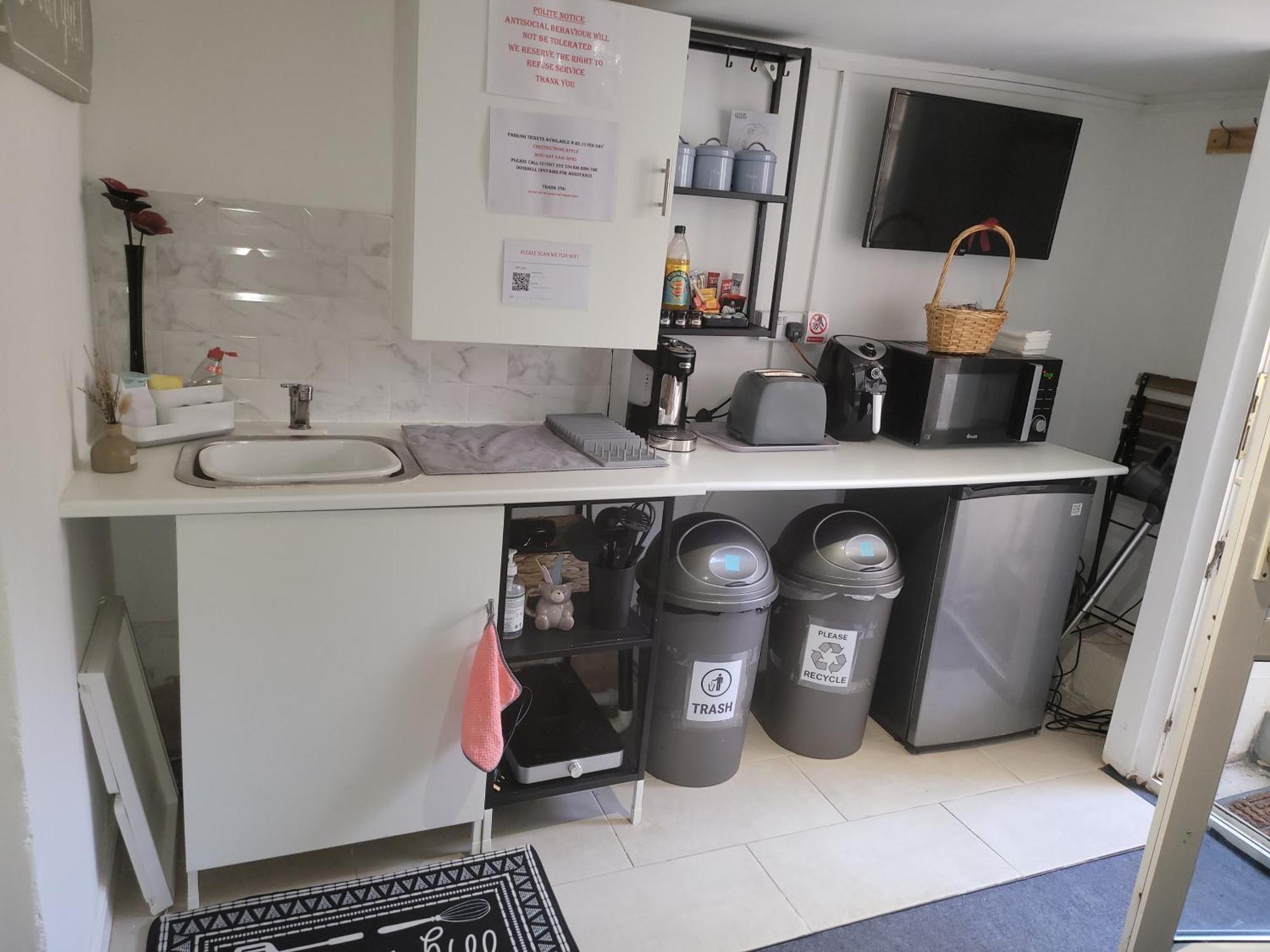 Hidden Treasure-Netflix And Wi-Fi-Basement Flat Apartman Gillingham  Kültér fotó